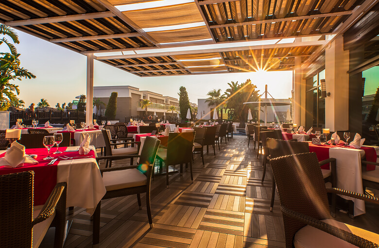 <p>The Restaurant Main Restaurant</p>