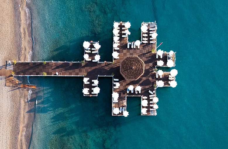 <p>Pier Bar</p>
