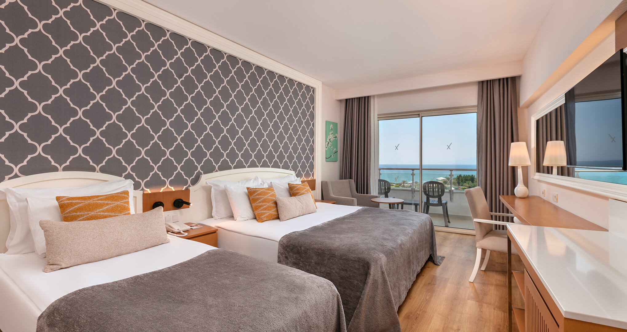 Sherwood-lara-konaklama-deluxe-room-galeri-1.jpg