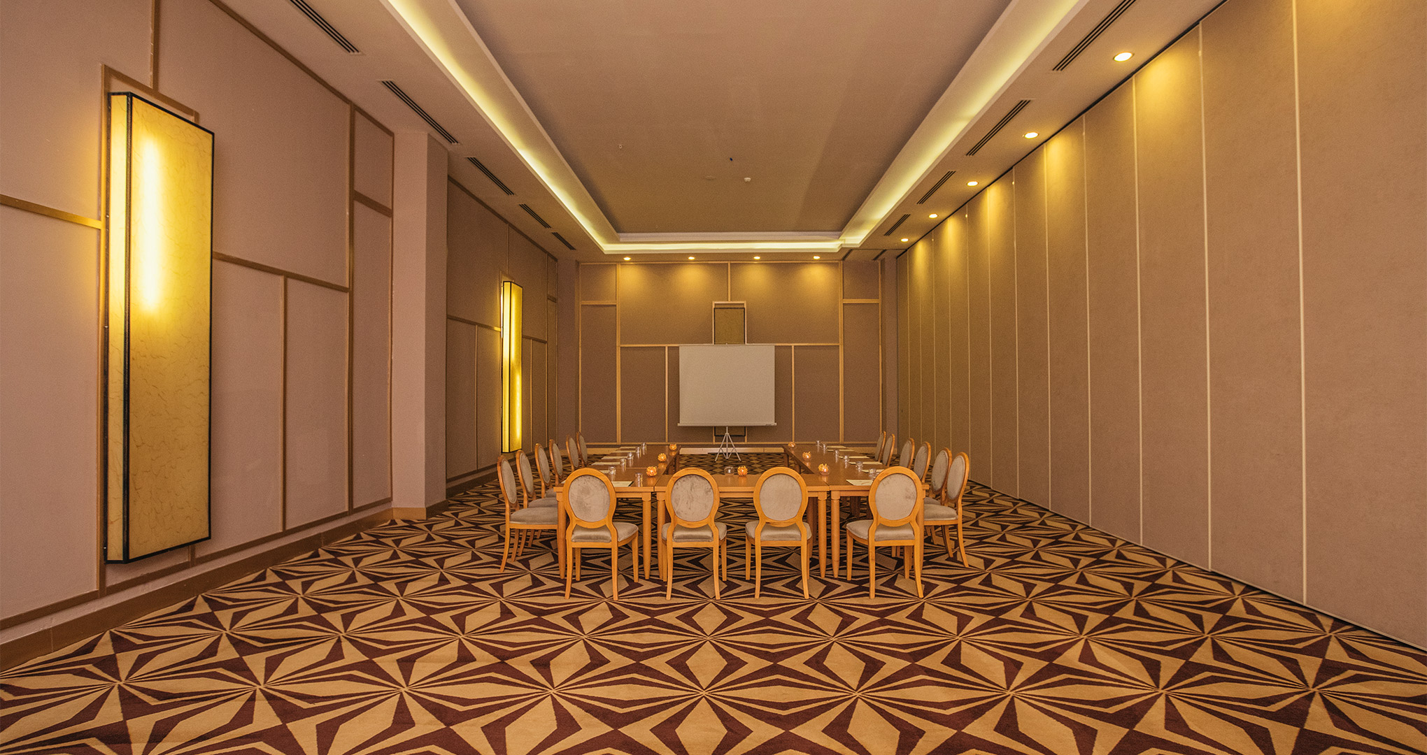 sherwood-exclusive-kemer-toplanti-salonu-idryos-galeri.jpg
