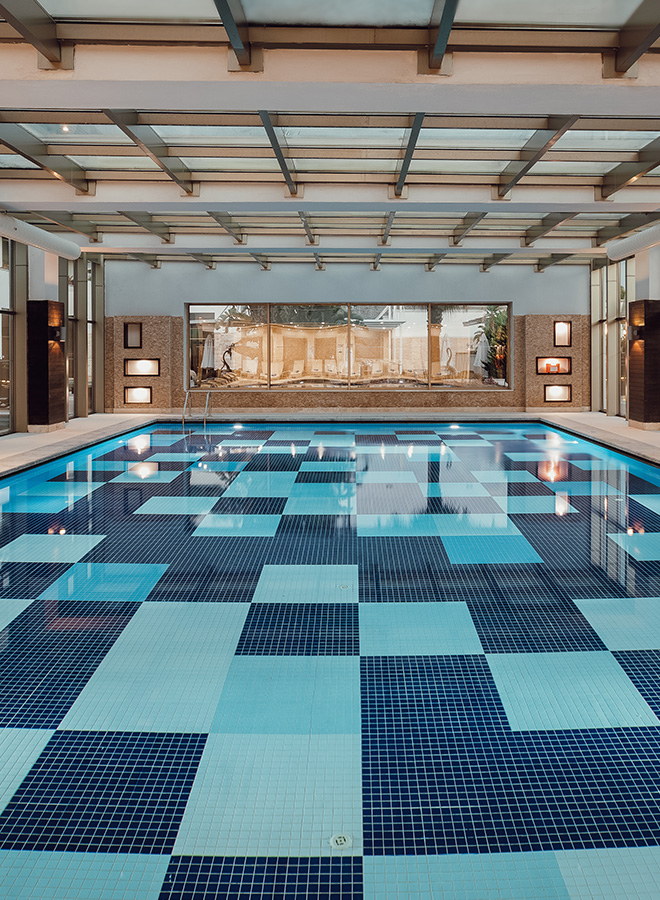 <p>Indoor Pool</p>