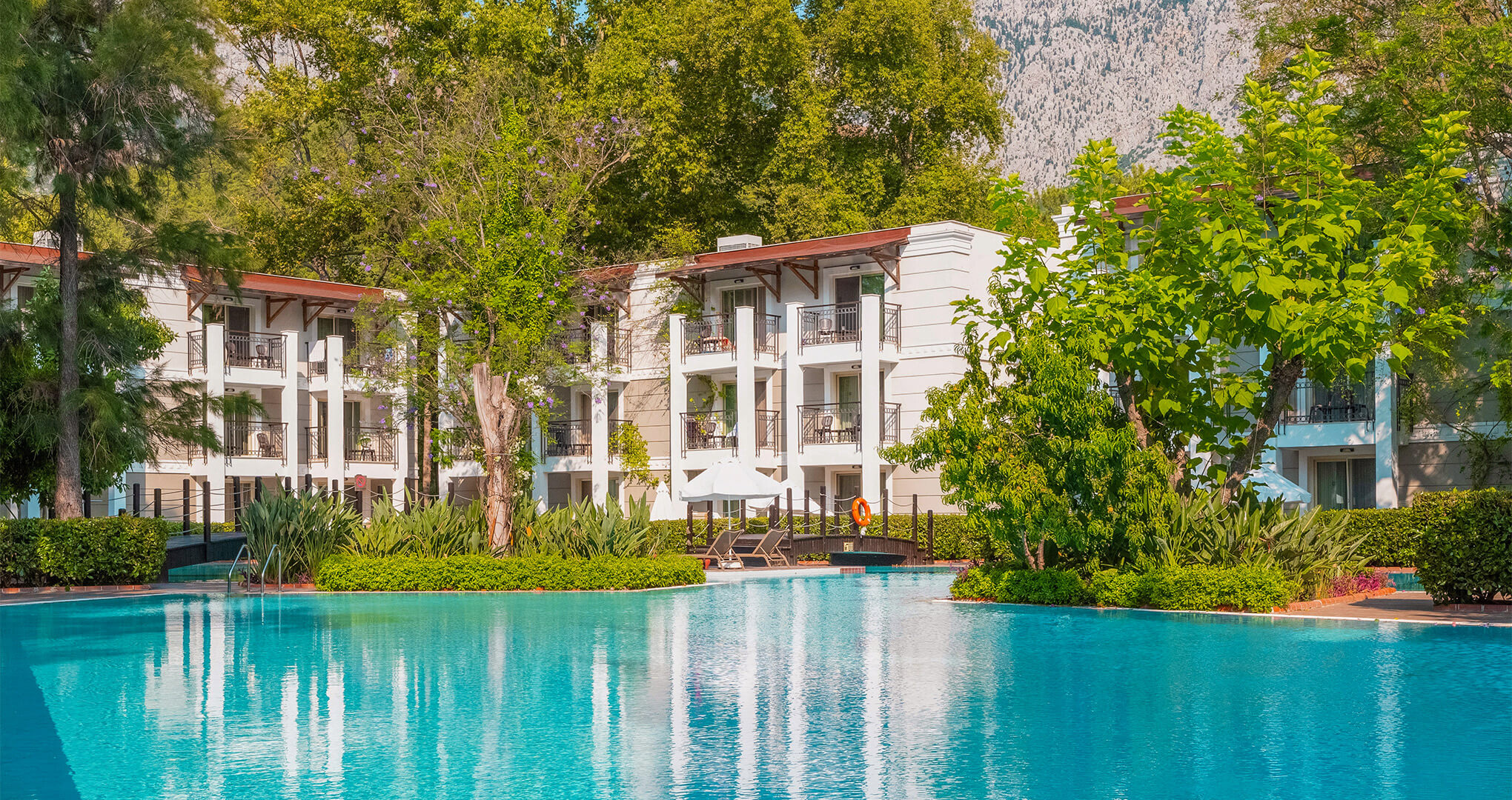 sherwood-exclusive-kemer-swim-up-havuz-galeri.jpg
