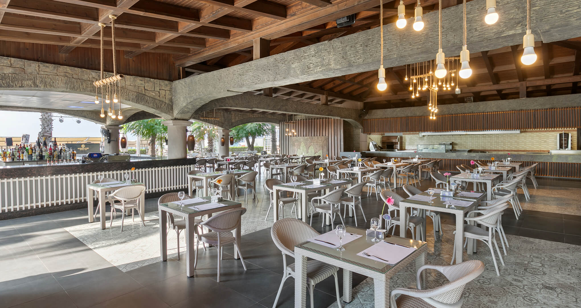 Sherwood-exclusive-lara-gastronomi-pranzo-beach-snake-galeri-1.jpg