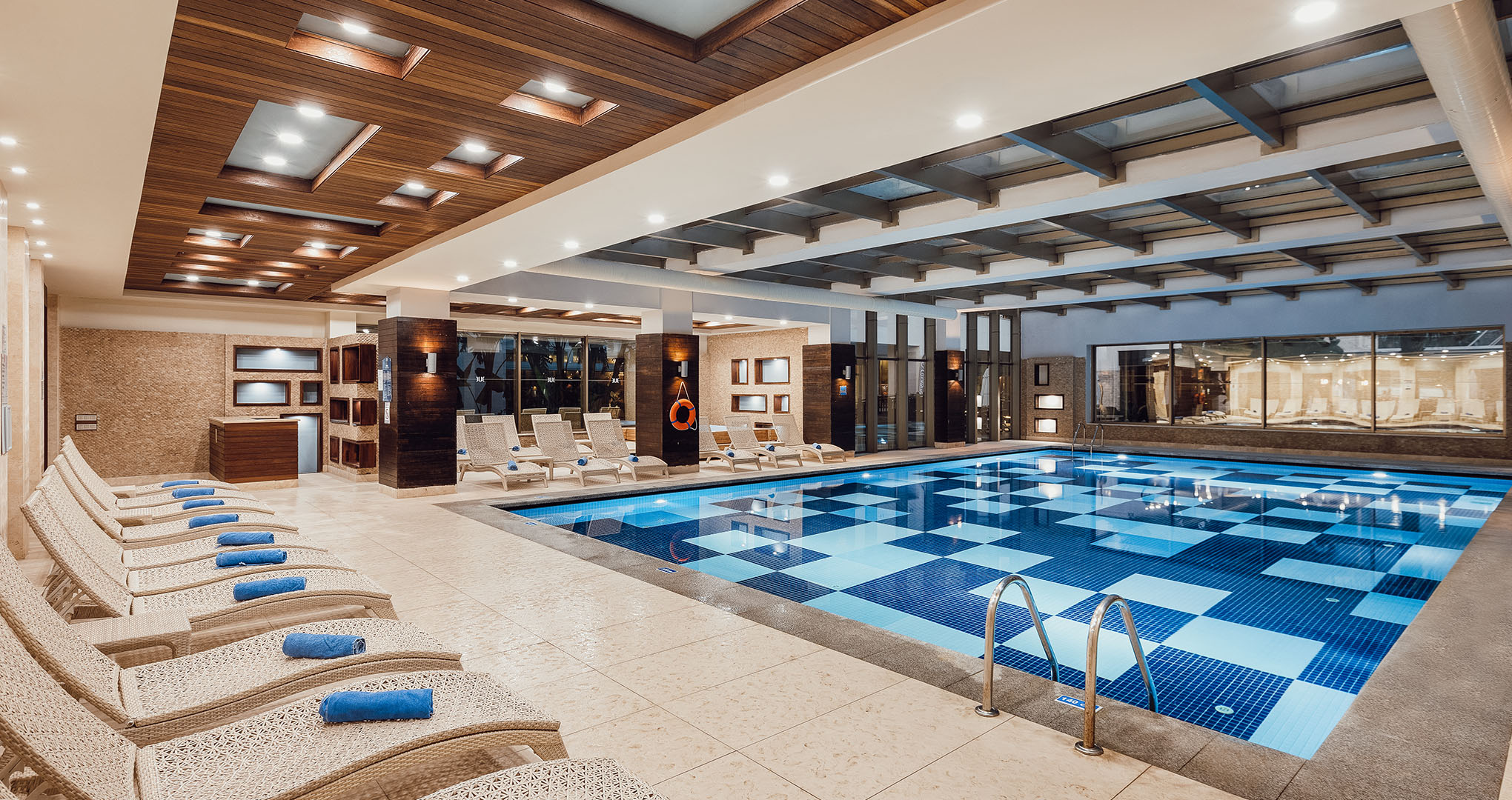 tui-blue-belek-kapali-yuzme-havuzu-galeri-d-1.jpg