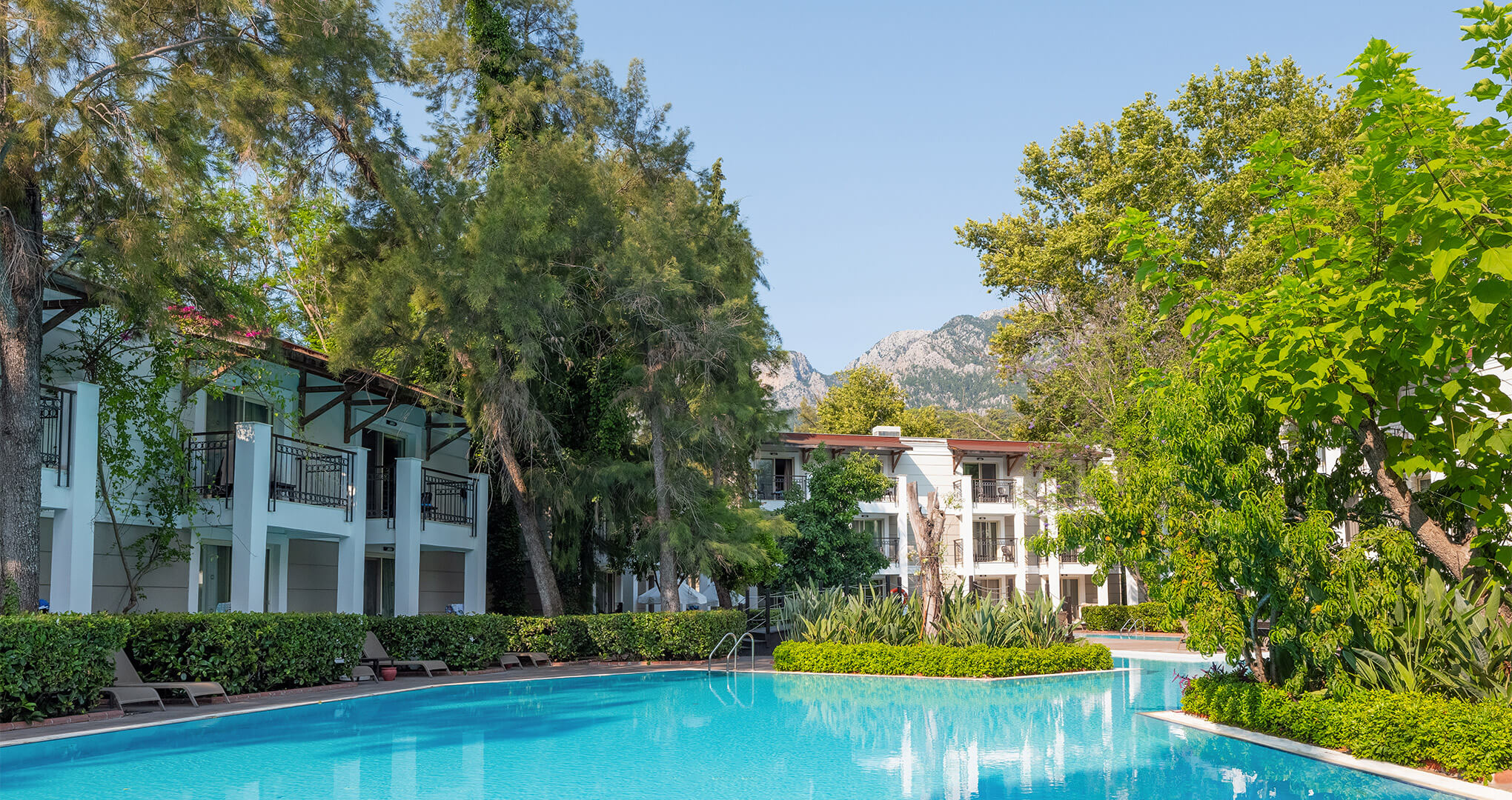 sherwood-exclusive-kemer-swim-up-havuz-galeri2.jpg