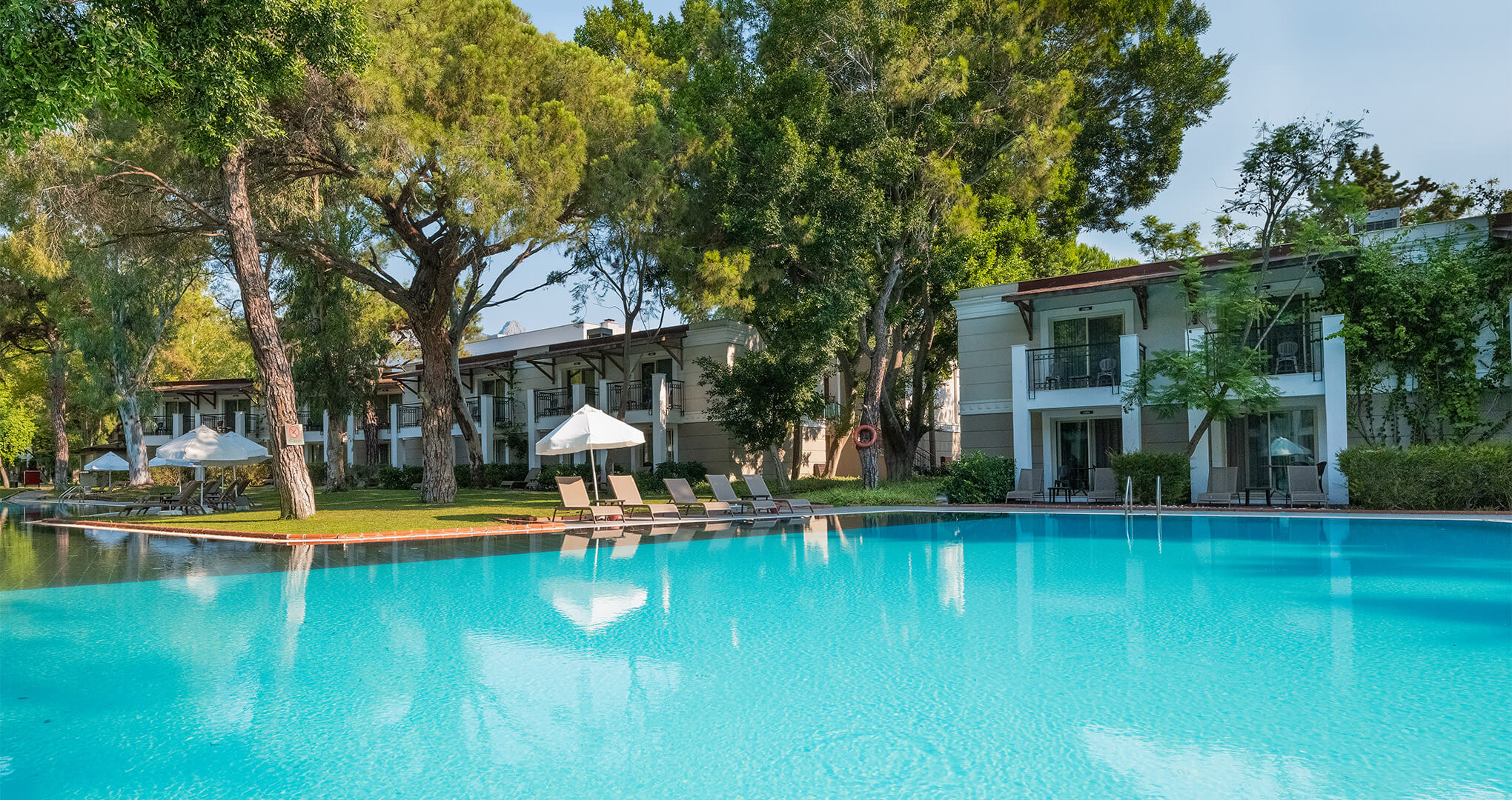sherwood-exclusive-kemer-okaliptus-havuz-galeri.jpg