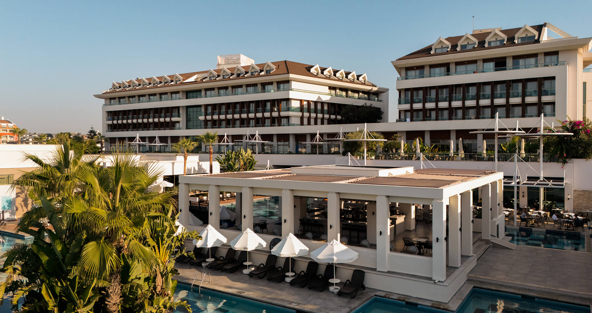 sherwoood-tui-belek-gastronomi-ısland-pool-bar-galeri.jpg