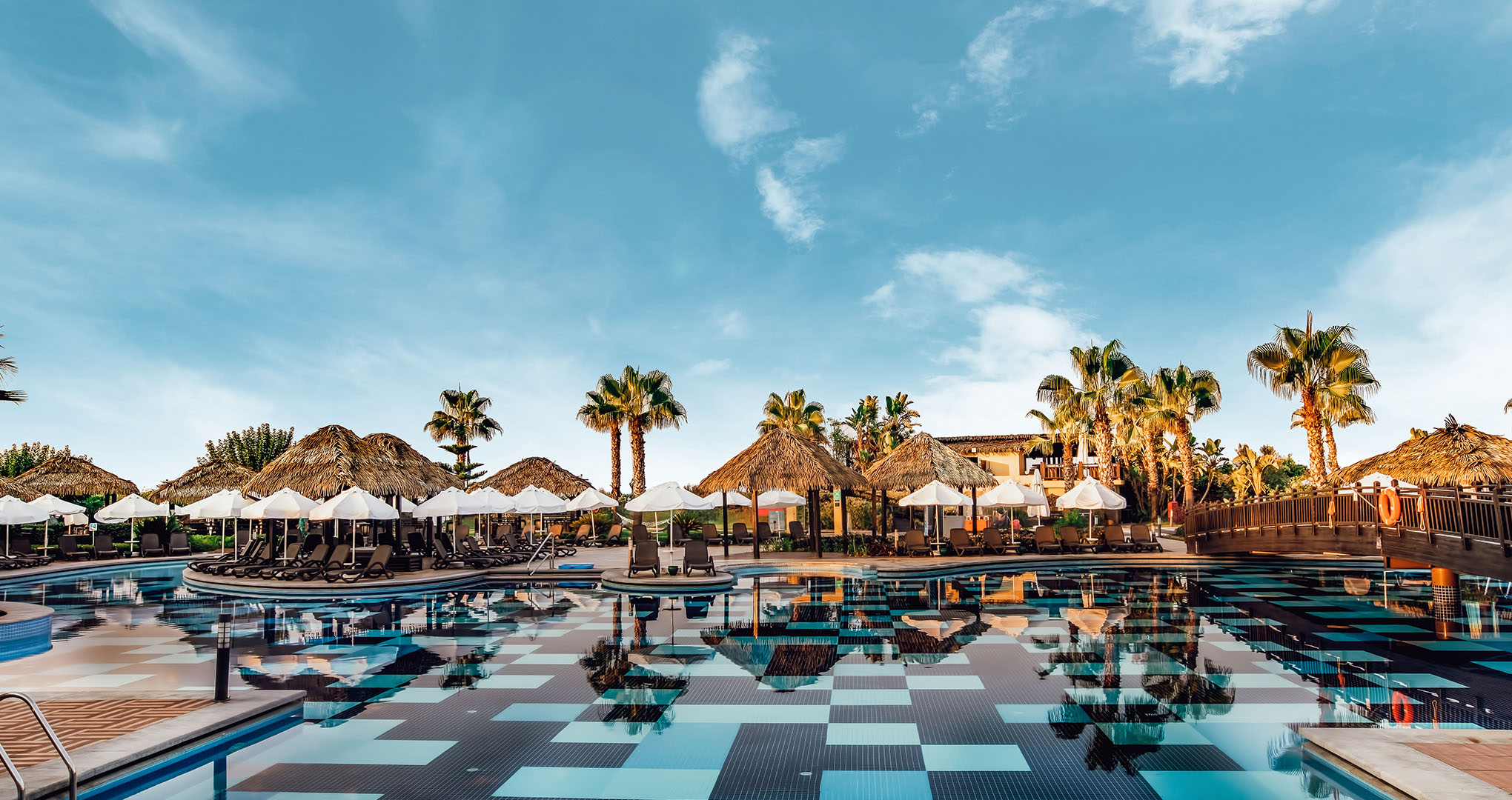 tui-blue-belek-acik-yuzme-havuzu-galeri-d-5.jpg