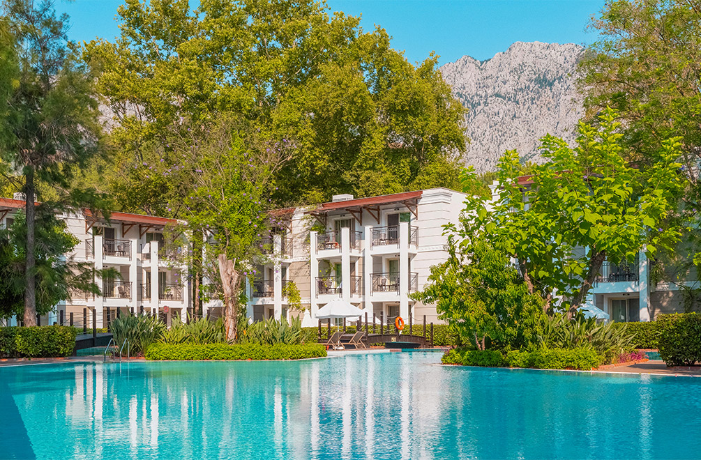 <p>An private flow that extends from your front door to the refreshing Mediterranean!</p>