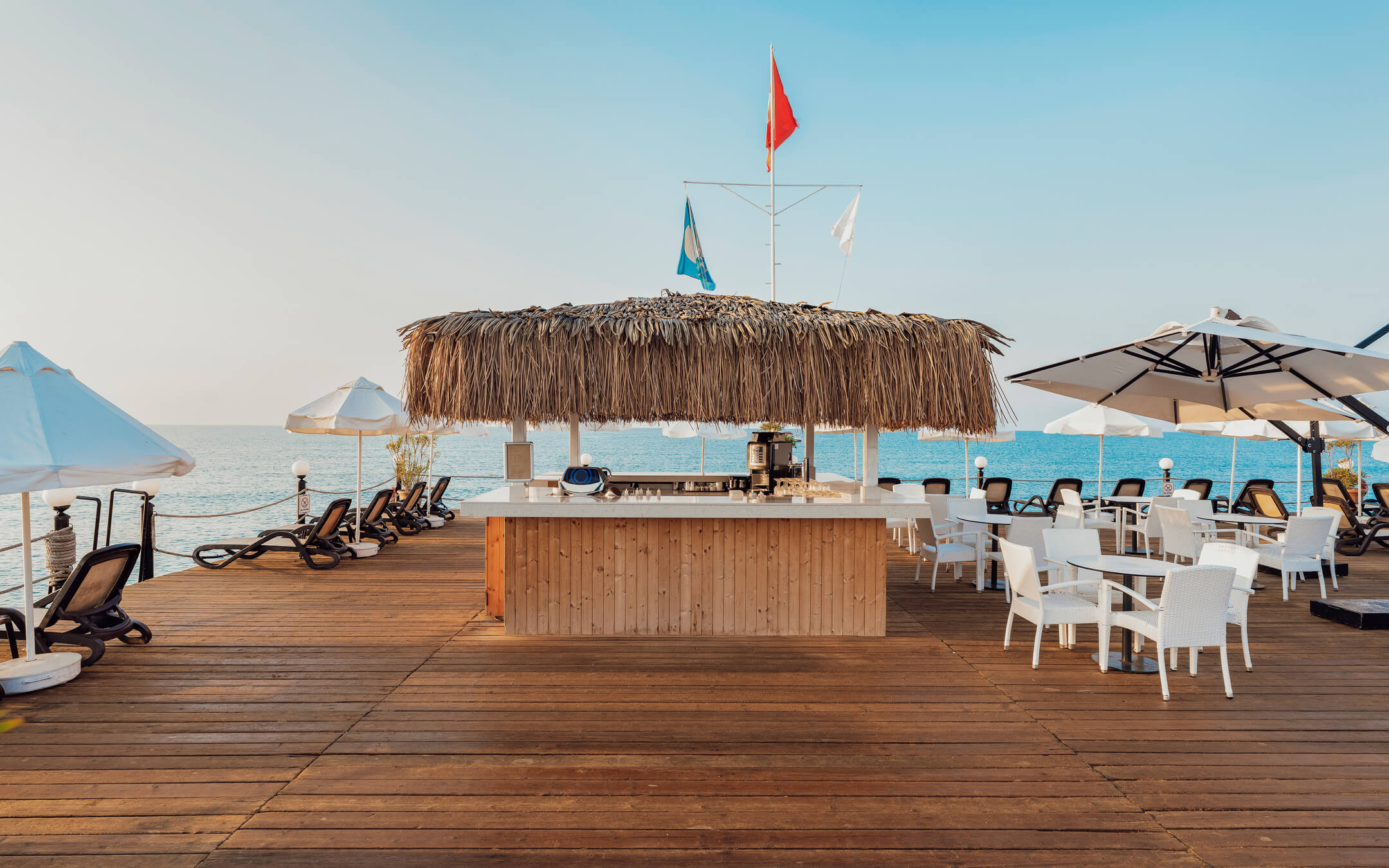 <p>Pier Bar</p>