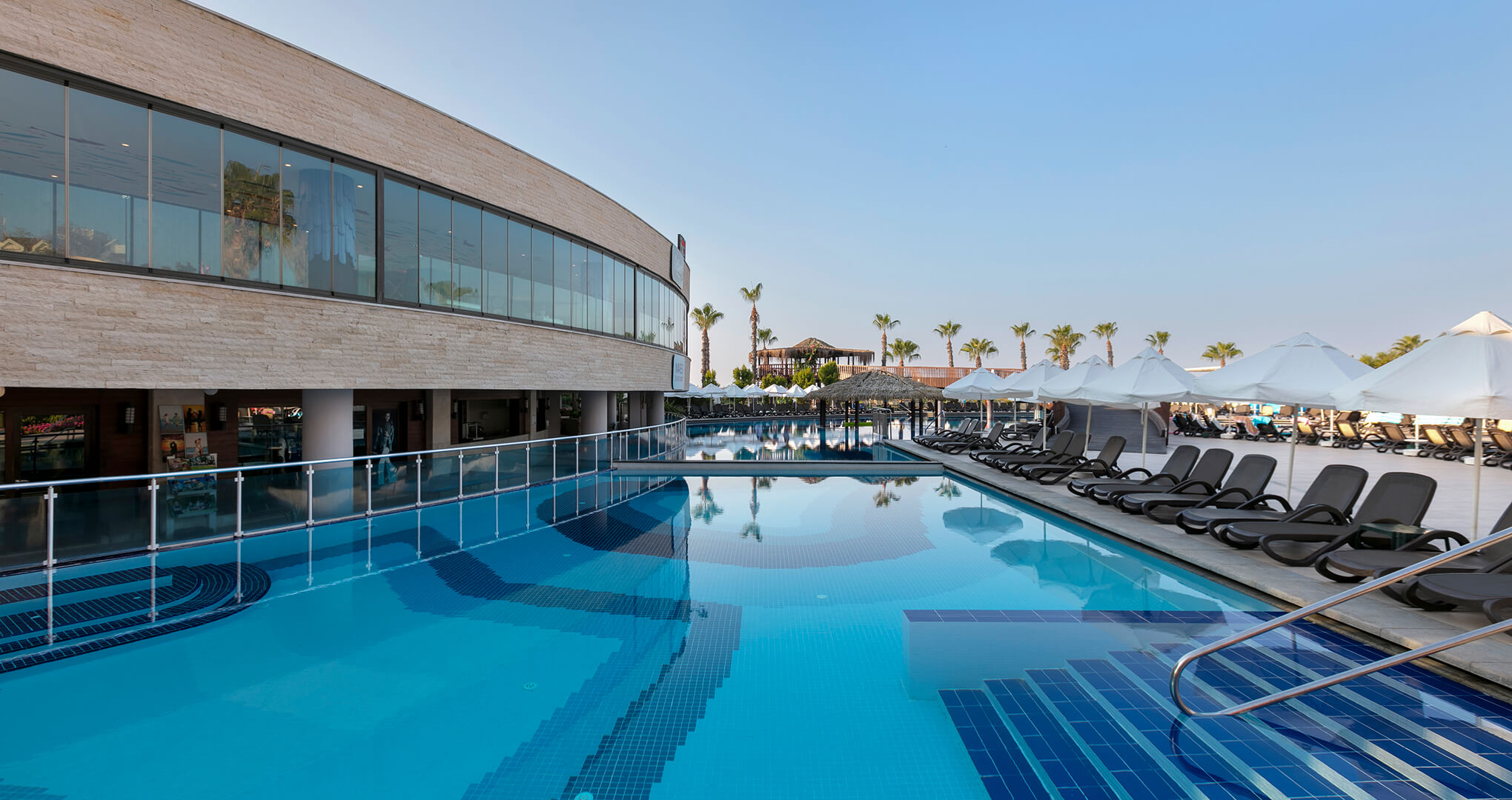 Sherwood-dreams-resort-plaj-ve-havuzlar-Heated-Pool-galeri.jpg