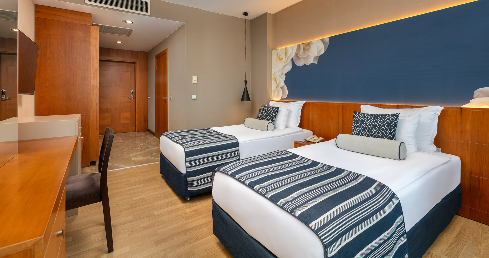 sherwood-hotels-tui-belek-konaklama-handicapped-room-galeri.jpg