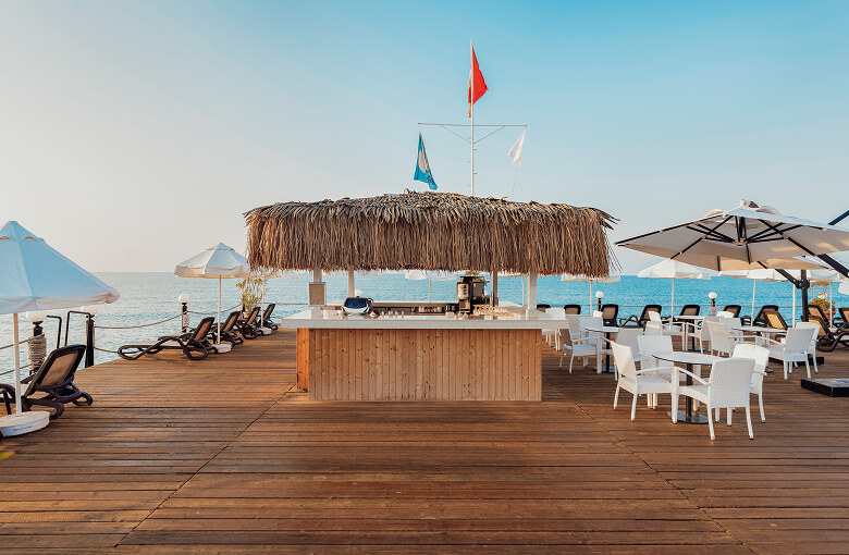 <p>Pier Bar</p>