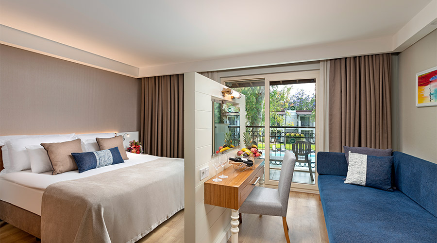 <p>Deluxe Room</p>