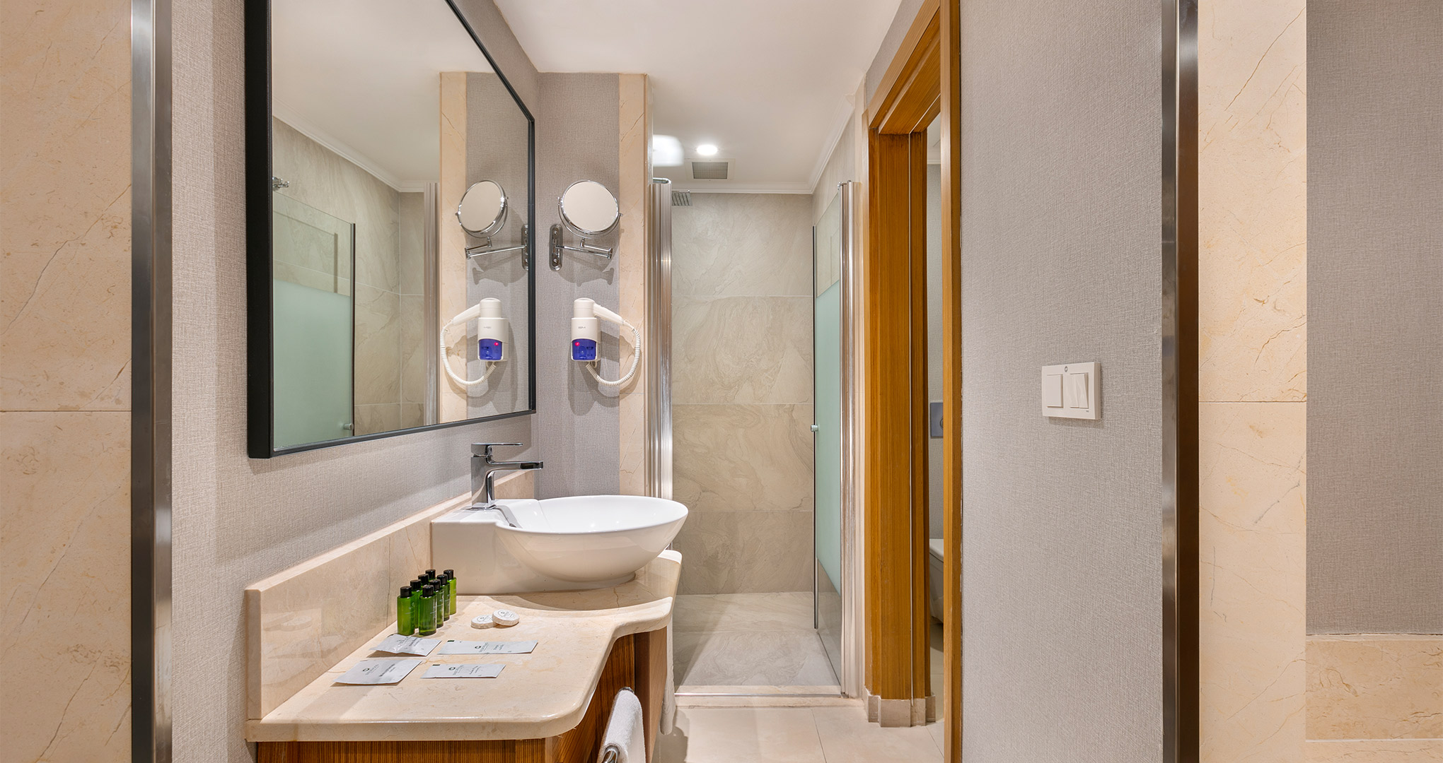 sherwood-exclusive-kemer-deluxe-superior-room-galeri5.jpg