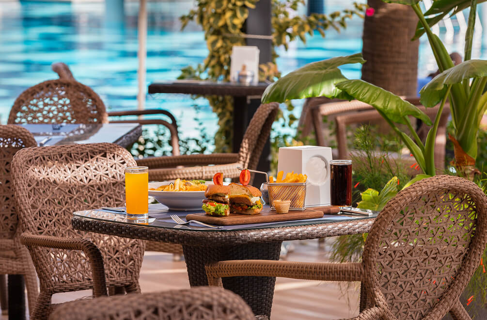 <p>Fine Flavors and Service All Day Long with a Mediterranean Breeze</p>