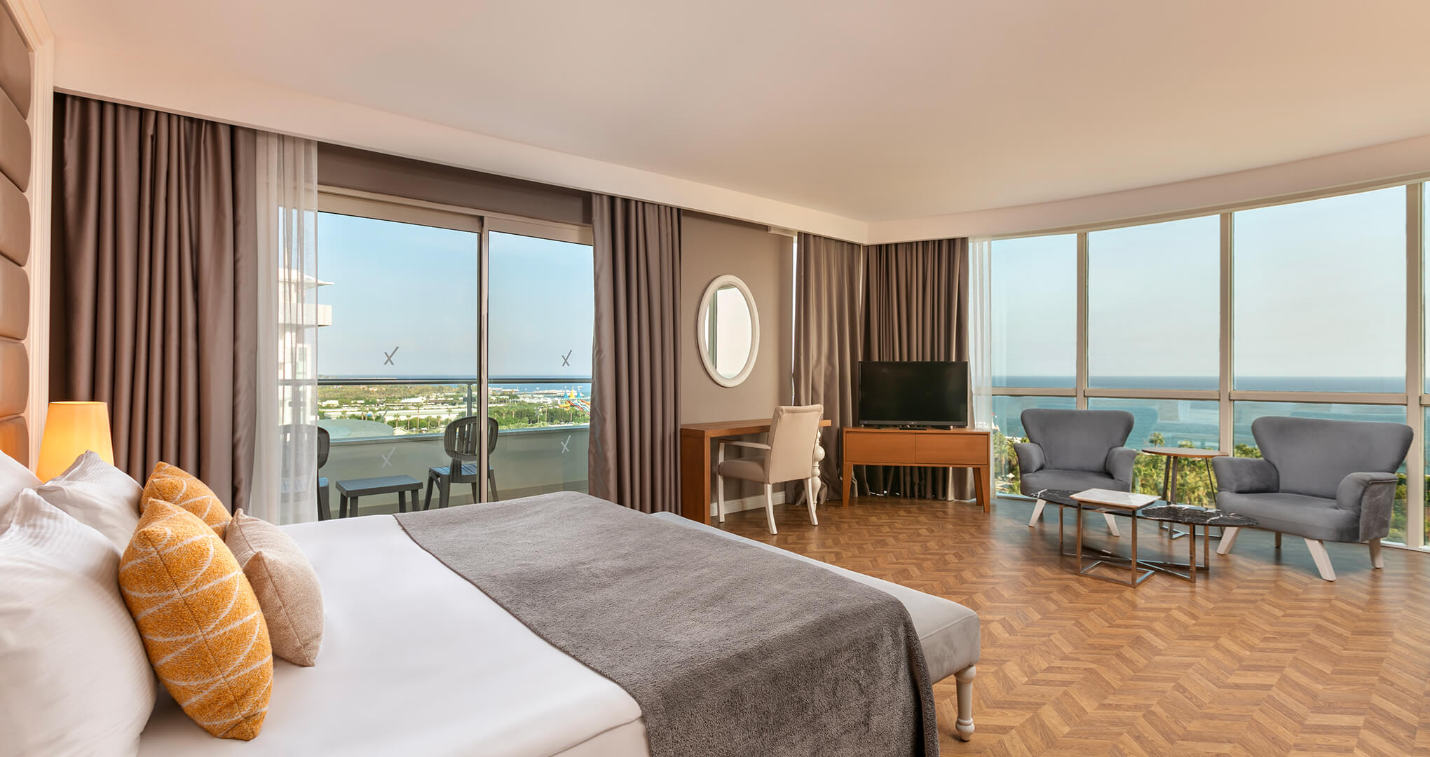Sherwood-lara-konaklama-Jacuzzi-Suite-galeri-2.jpg