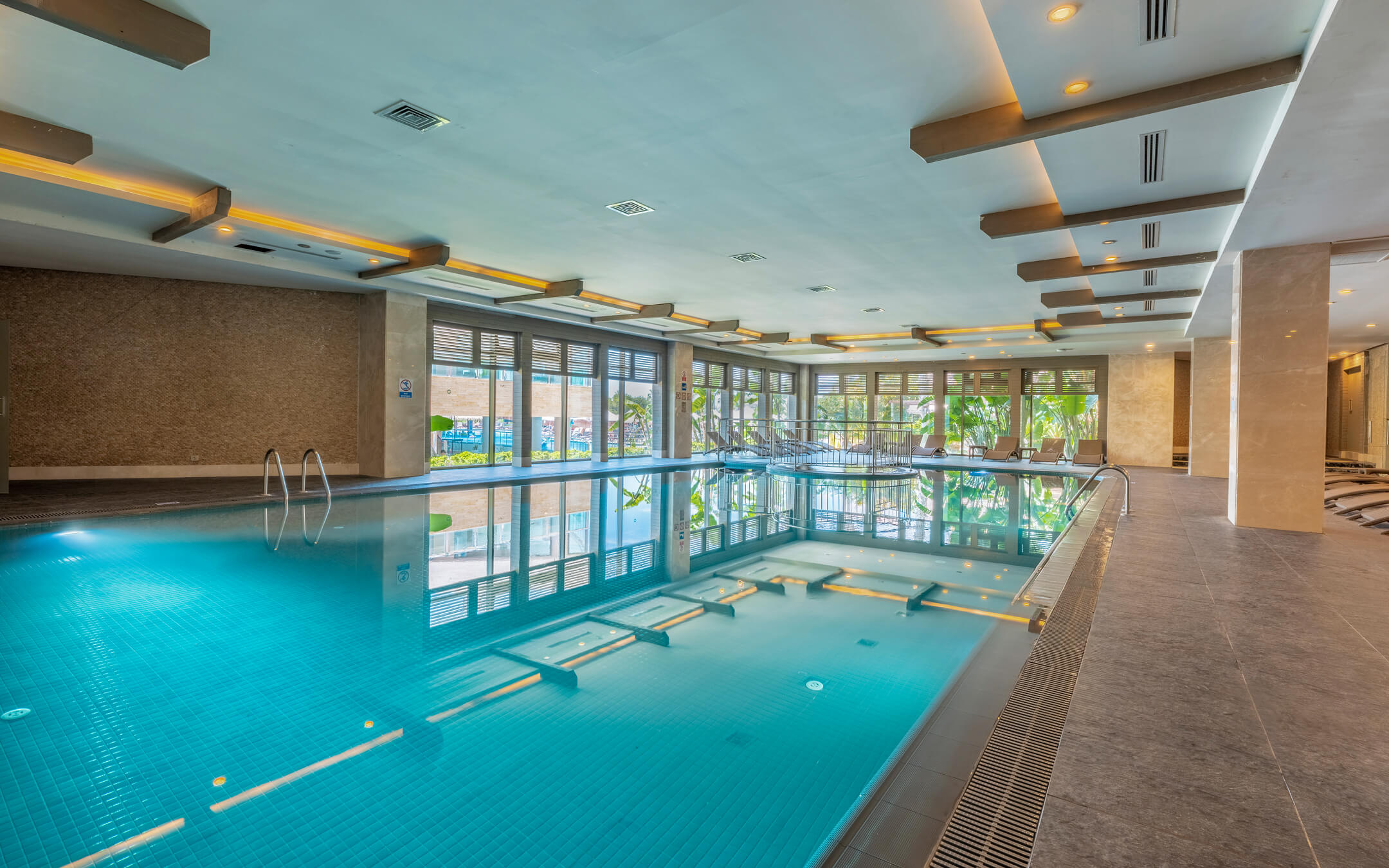 Sherwood-dreams-resort-plaj-ve-havuzlar-kapalı-havuz-banner.jpg