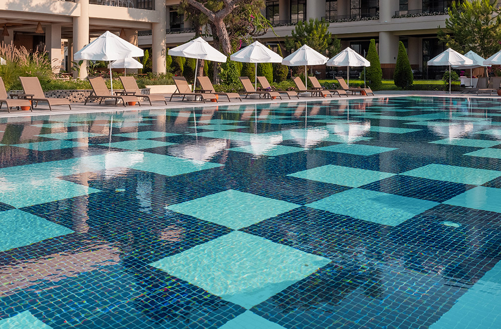 <p>For those who want to experience the freshness of nature with a warm touch of water, it provides a unique comfort zone.</p>