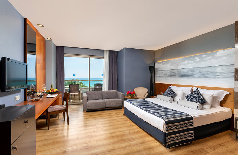 <p>Deluxe Rooms</p>