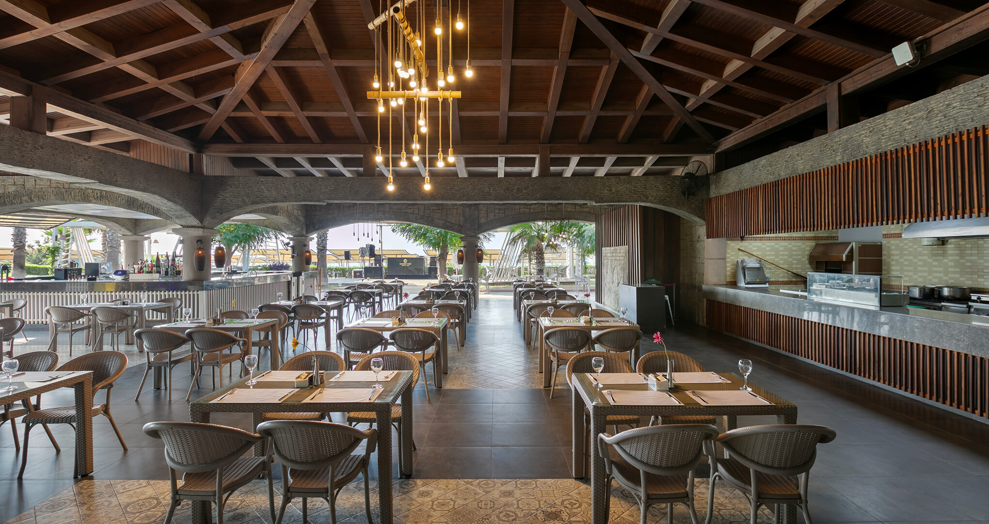 Sherwood-exclusive-lara-gastronomi-pranzo-beach-snake-galeri-2.jpg